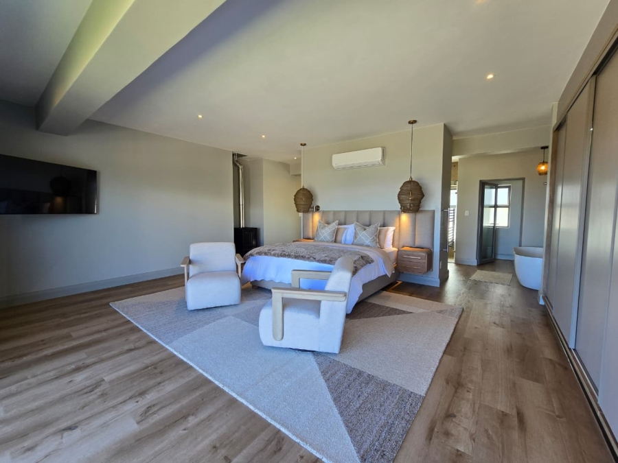 4 Bedroom Property for Sale in Outeniqua Strand Western Cape